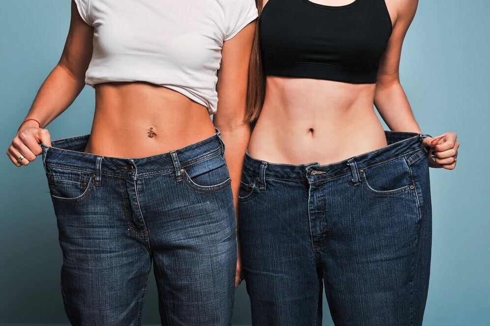 Con la dieta e l'esercizio, le ragazze hanno perso peso in un mese