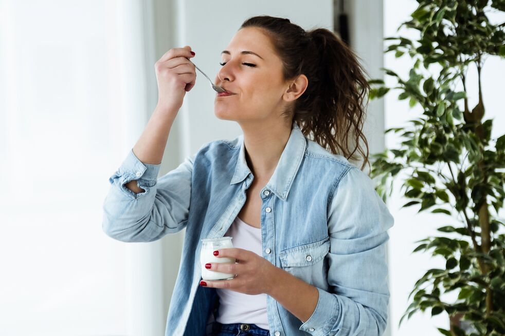 Il consumo regolare di yogurt migliora la funzione intestinale