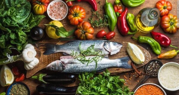 Pesce e verdure sono i principali prodotti della dieta mediterranea per dimagrire. 